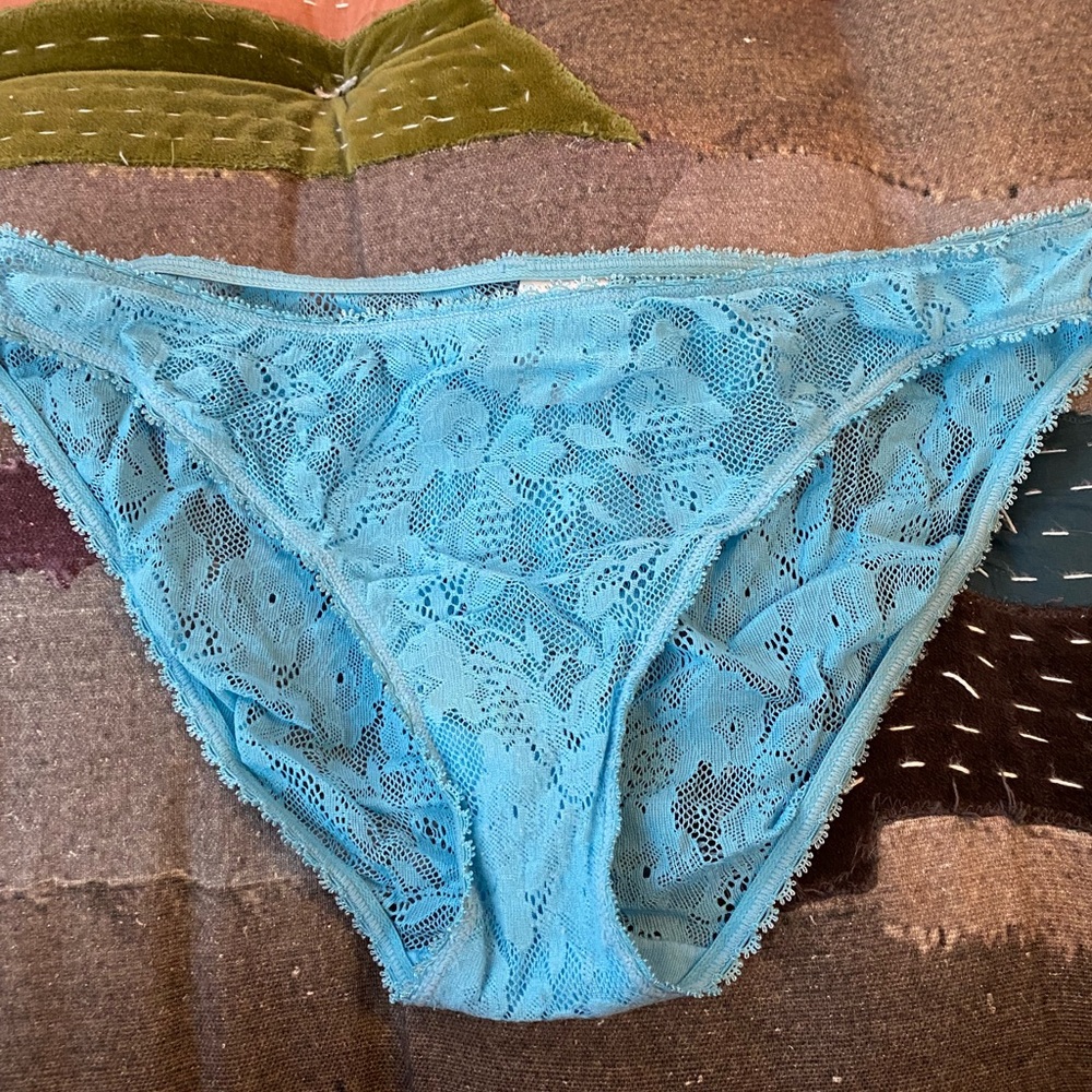 Calvin Klein Large Lace Turquoise Panties 🎉